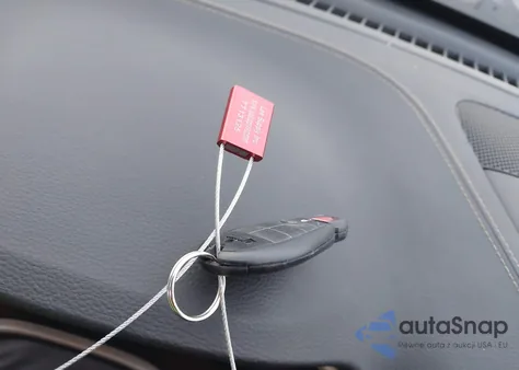 2018 Jeep Cherokee Latitude 4X4 z USA, uszkodzony, nr VIN 1C4PJMCB1JD526079